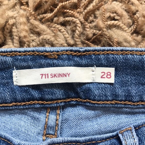 NWOT Levi’s 711 Skinny Jeans - Picture 6 of 9